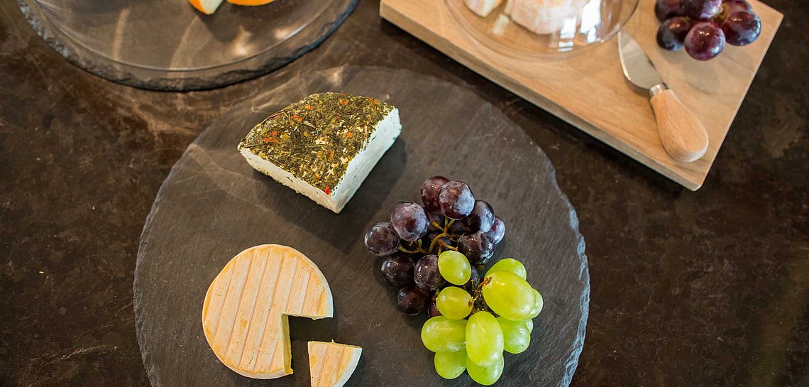 Käseplatte mit Obst