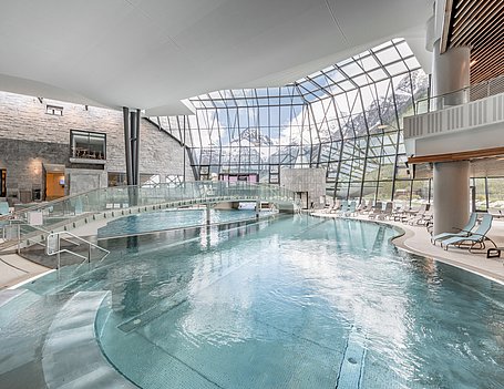 Therme Aquadome in Längenfeld Innenaufnahme Schwimmbad