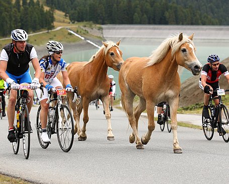 Simone Kuen beim Radfahren