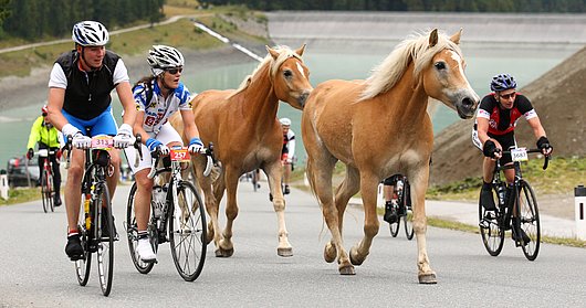 Simone Kuen beim Radfahren