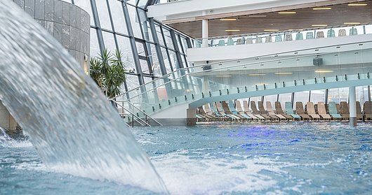 Wasser im Thermen-Schwimmbad im Aqua Dome