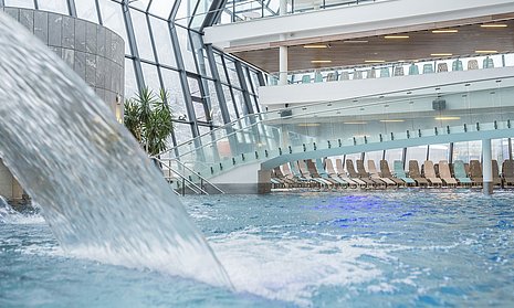 Wasser im Thermen-Schwimmbad im Aqua Dome