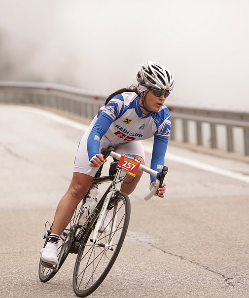 Simone Kuen beim Radfahren