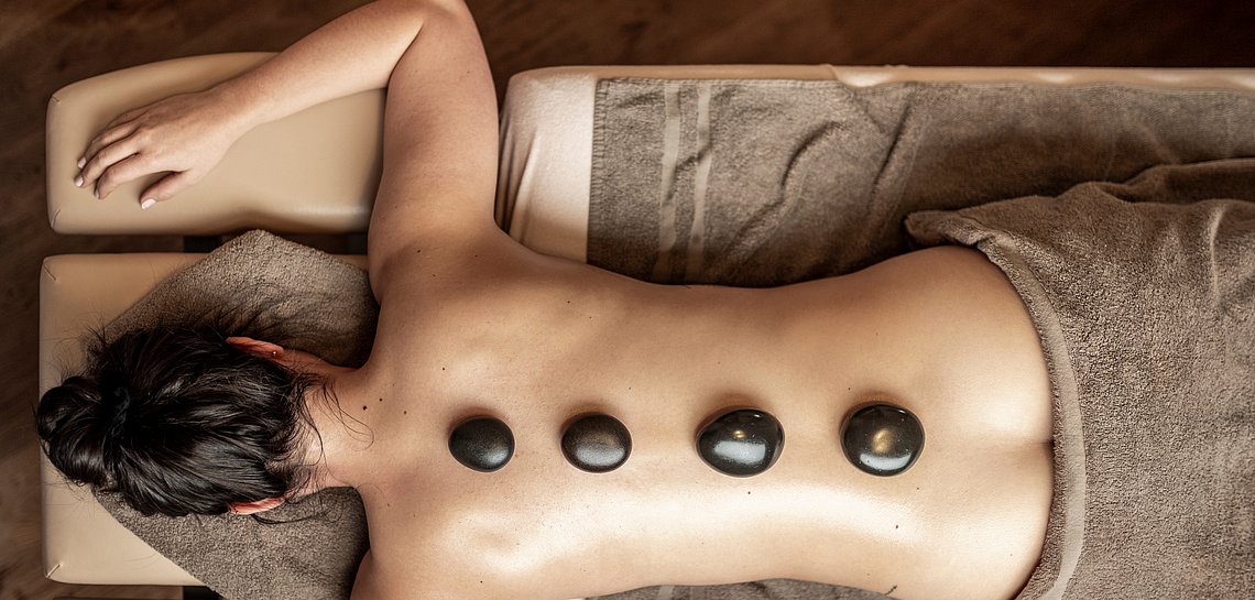 Hot Stone Behandlung im Hotel Rita